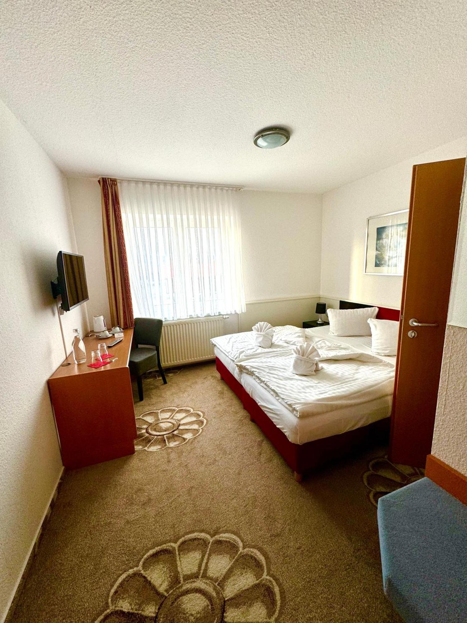 Dua Hotel Wennigsen Exterior photo